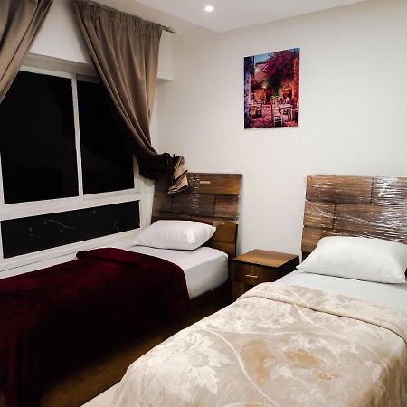 Amazing Appartement Au Centre Ville En Face Hilton & Gare Train De Tgv De Tanger Bagian luar foto
